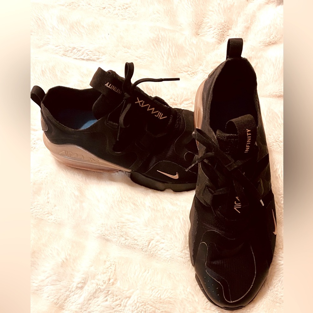 Nike air max infinity Black/Pink Sz 9